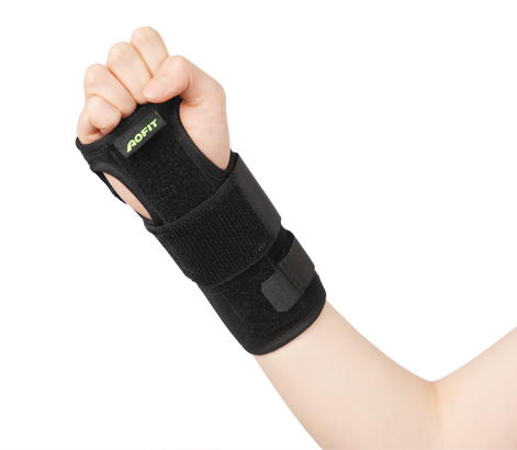 Wrist Braces vs. Splints: Which is Best for You?