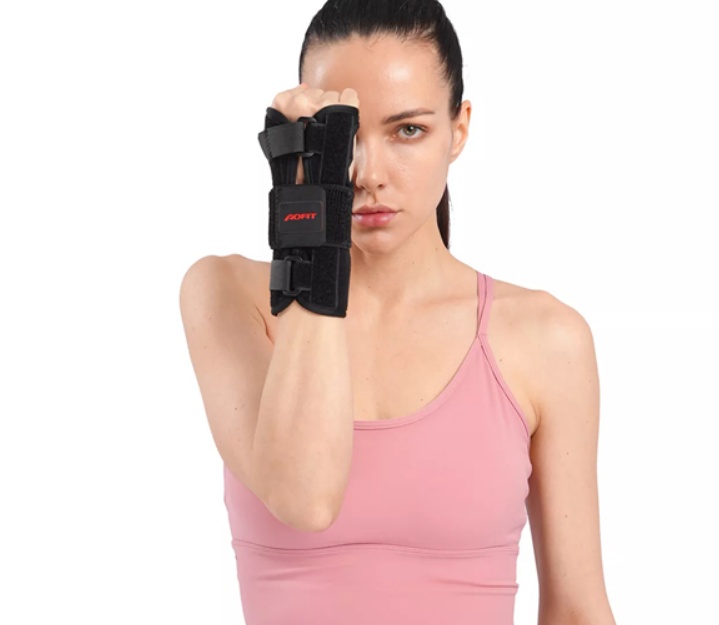 Carpal Tunnel Wrist Brace with 3 Straps